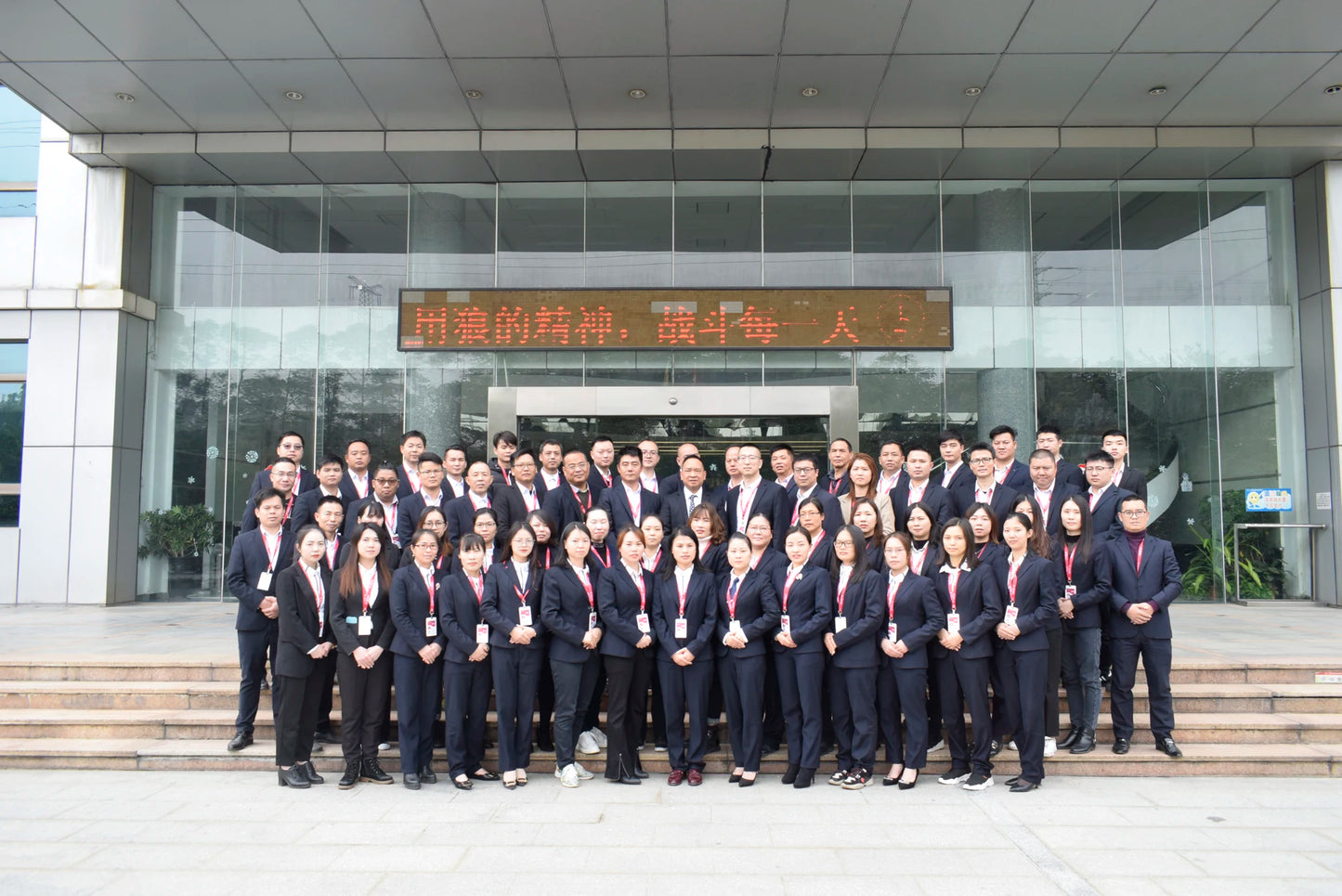 Factory Custom Made Modern Design Full Fabric Wooden Hotel Lobby Sofa Set for Apartment Villa Living Room